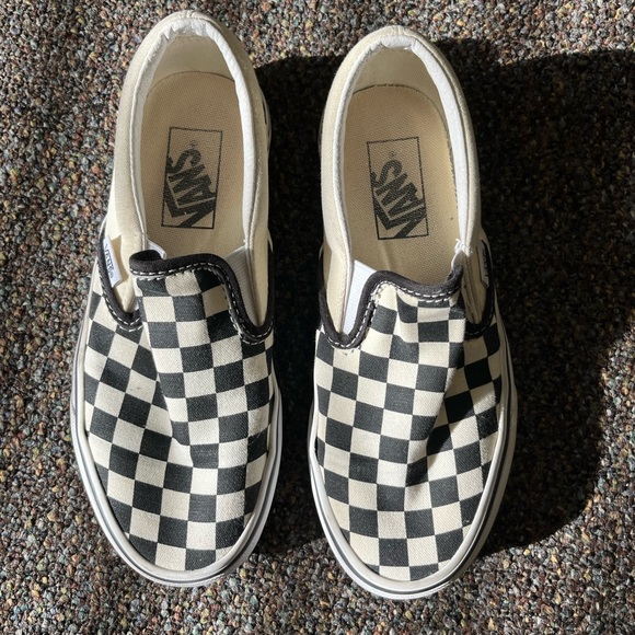 Women’s Checkerboard Vans - Picture 4 of 5